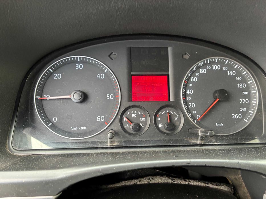 VW Touran 2.0 TDI 136CP (2003)