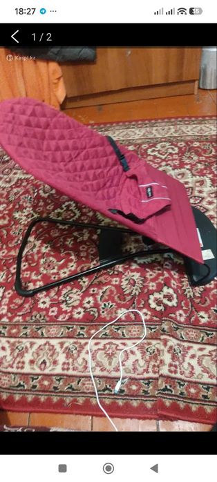 Шезлонг детский в красном цвете