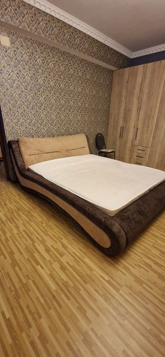 Бвуспальная кровать б/у