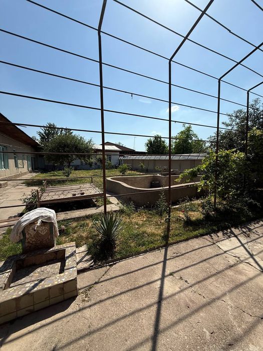 Свой дом 12сотикочада огороди билан  от ташми 4 км олтин тепа и пабеда