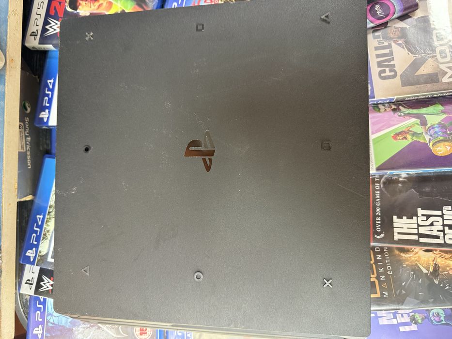 Play station 4 pro 1t