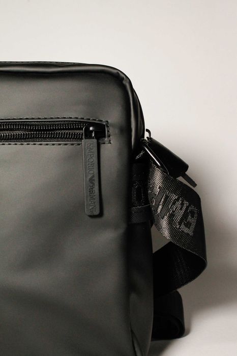 Borseta Armani neagra pentru barbati