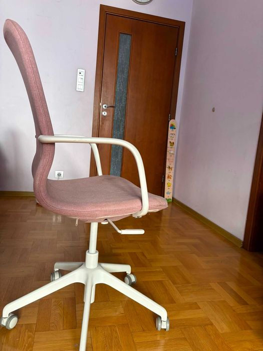 IKEA Компютърно бюро и офис стол