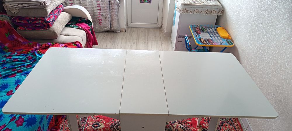 Продам Стол - книжка белый