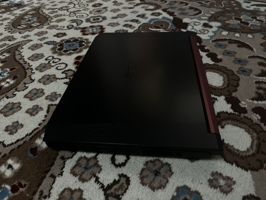 Acer Nitro AN1515-54