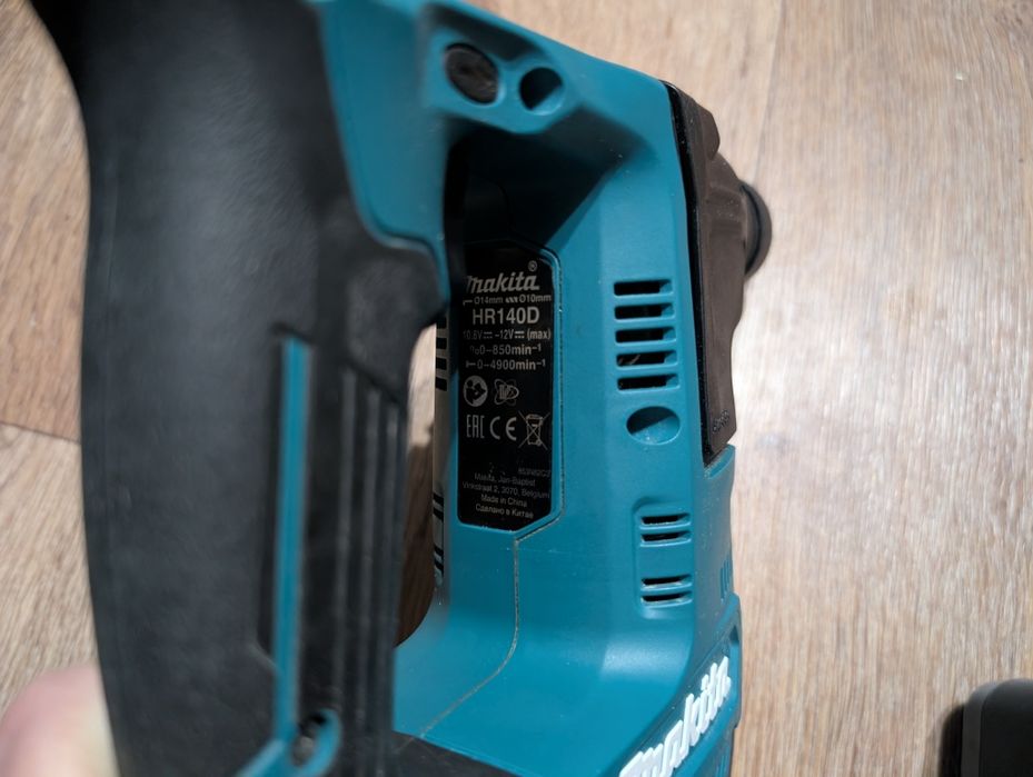 Продам комплект инструментов Makita