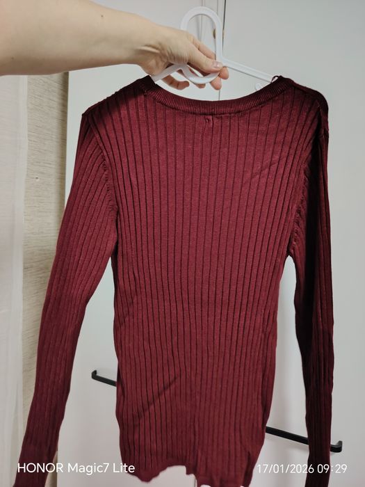 Тънко пуловерче Бордо и топъл обемен суичър райе