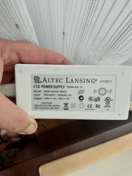Vind dock i pod Altec Lansing M-602