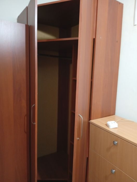 Шкаф плательный,угловой