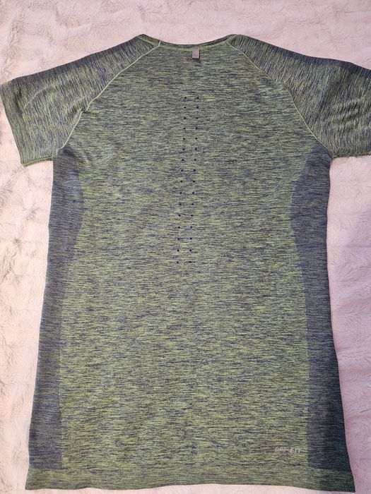 Дамска тениска на Найк