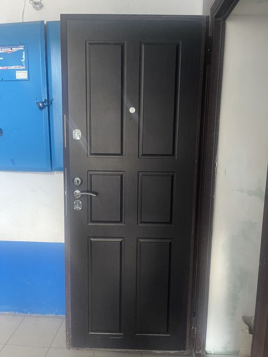 Продам дверь железную