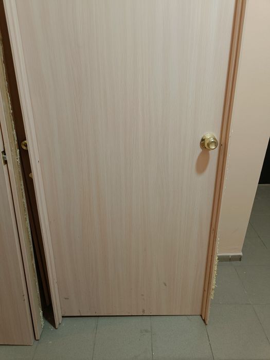 Продам двери межкомнатные