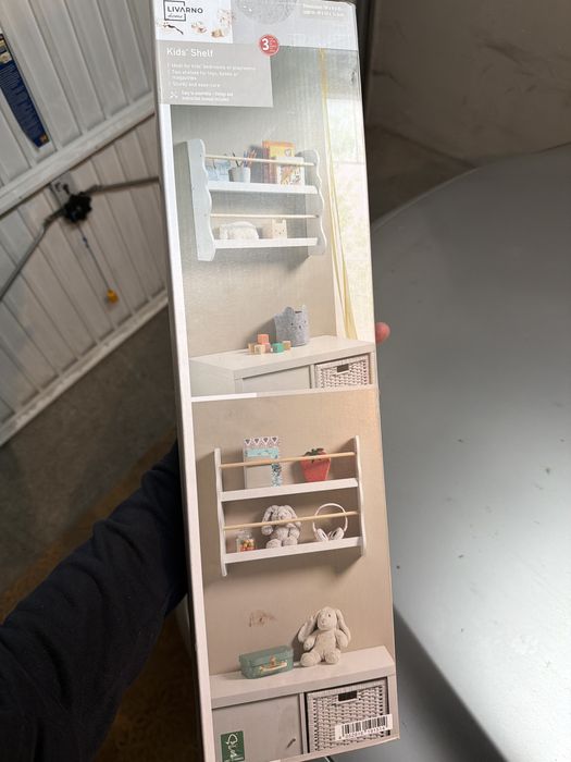 Рафт за детска стая чисто нов