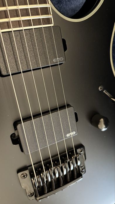 Ibanez iron label rgir30bfe + твърд калъф