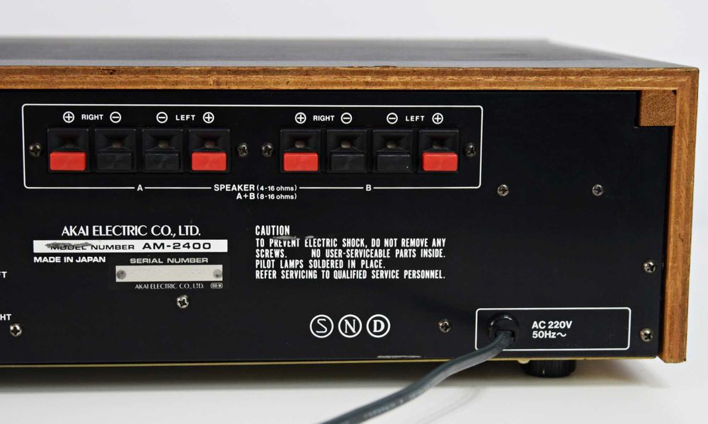 Amplificator Akai AM-2400