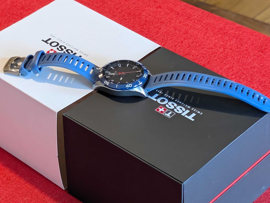Хибриден смарт часовник Tissot T-Touch Connect Sport в гаранция