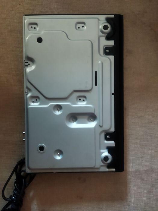 DVD-плеер Sony DVP-SR100.