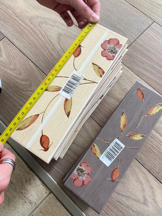 Brâu faianță decorativa model floral