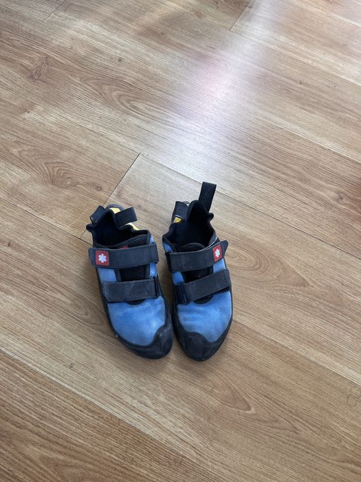 Vând espadrile de escaladă Ocun Strike QC, mărimea 39.