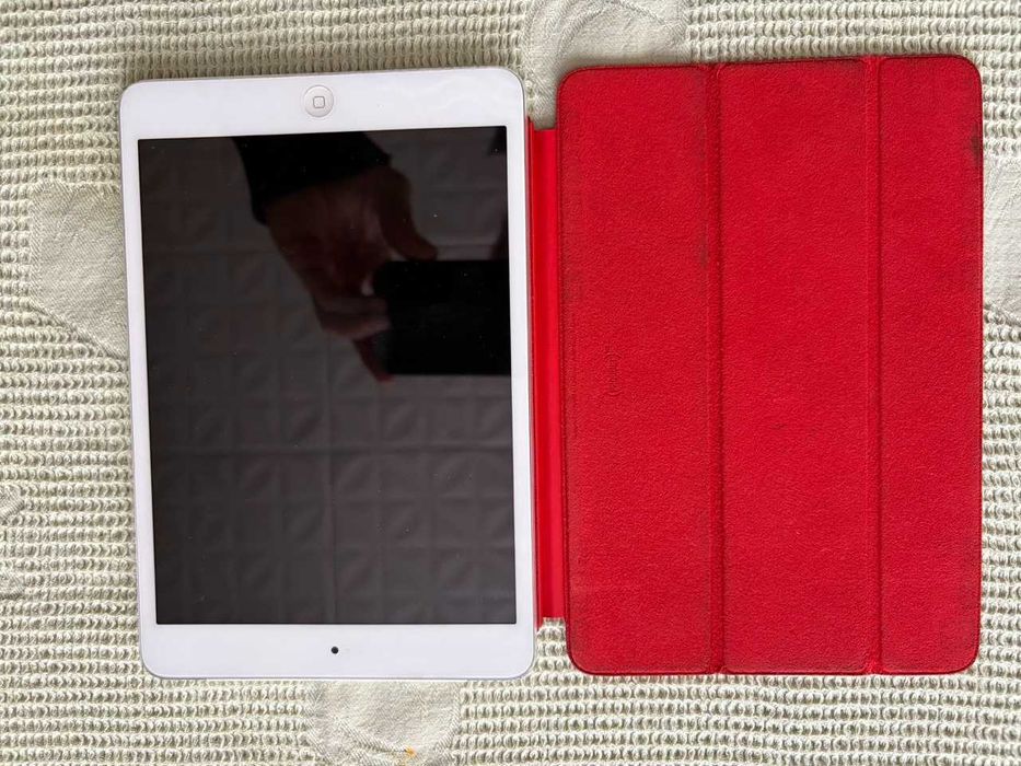 Apple iPad mini MD545TU/A Wi-Fi + 4g 64GB Белый