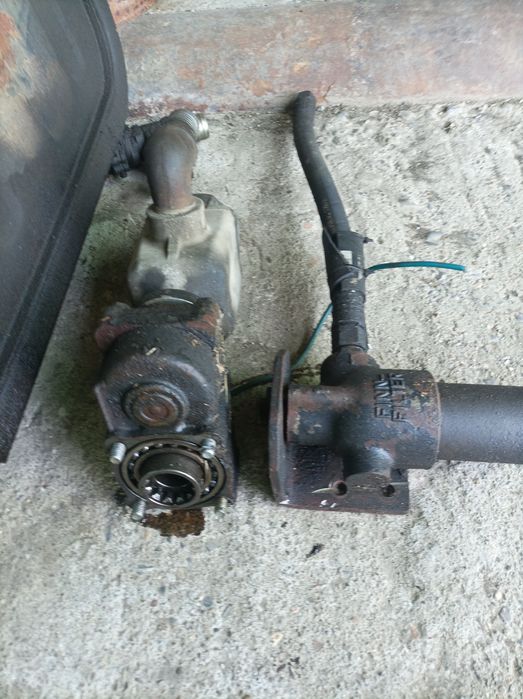 Vând pompa de basculare și bazin hidraulic