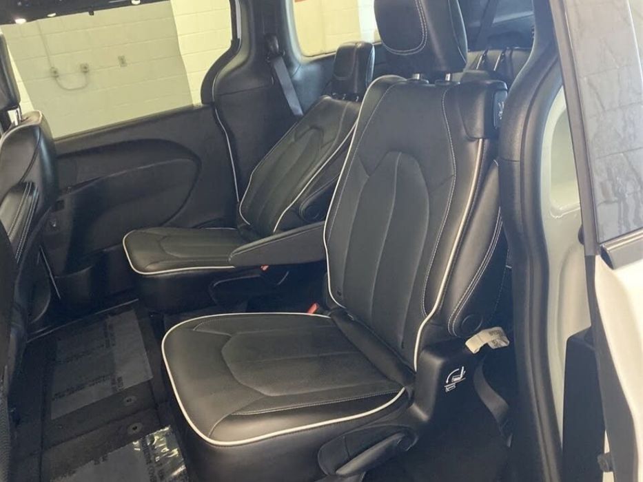 Услуги микроавтобуса 7 мест Премиум-класс. Массаж и регулировка кресел