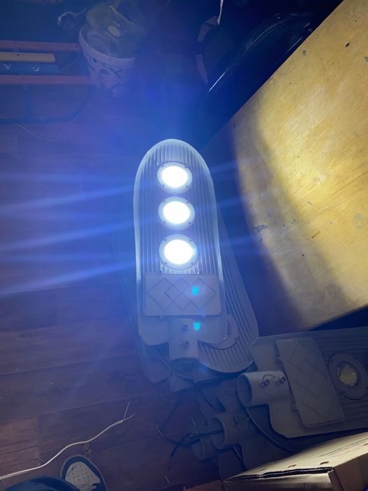 Фонарь уличный продам 4 шт