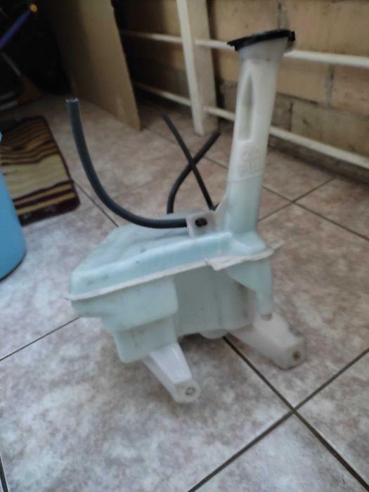 Бачок омывателя для Тойоты Ярис