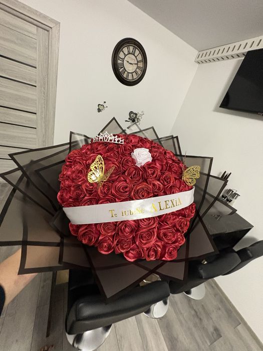 Buchet 51 trandafiri satin