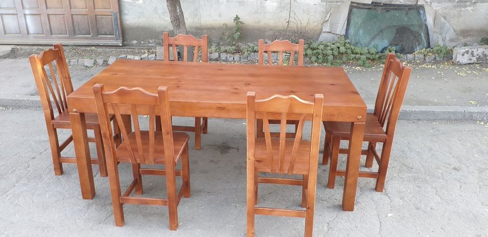 Маси и столове от масив