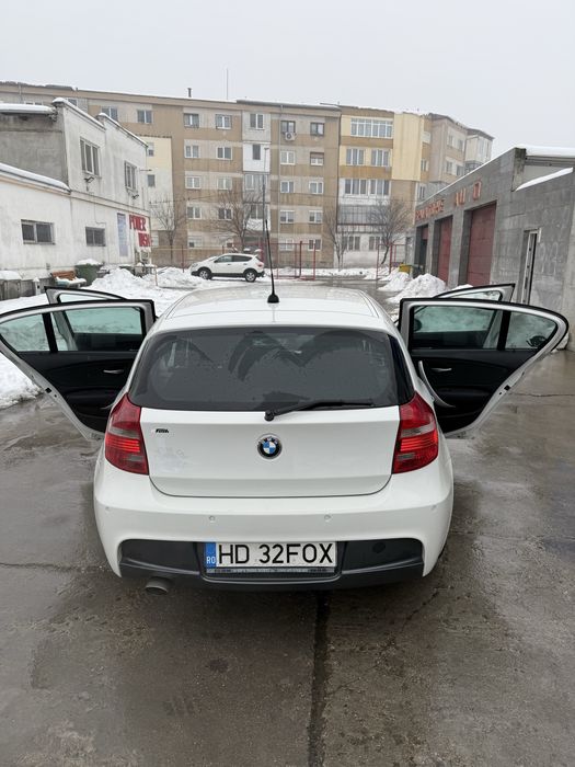 Vand autoturism marca  BMW  Seria 1  anul 2008