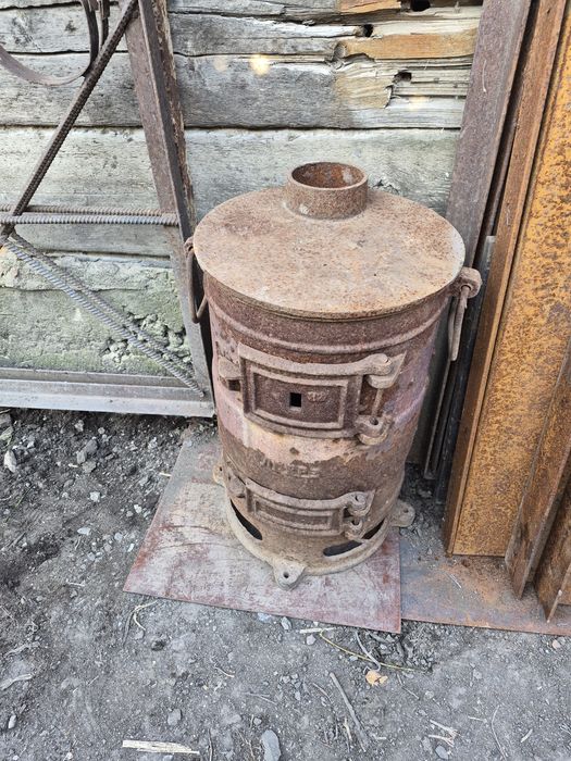 Продам буржуйку чугунная