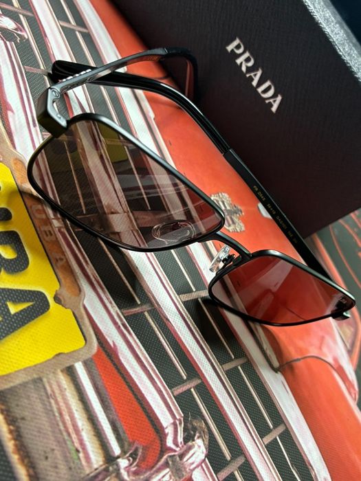 Ochelari de Soare Prada Black Metal Frame – Noi la Cutie