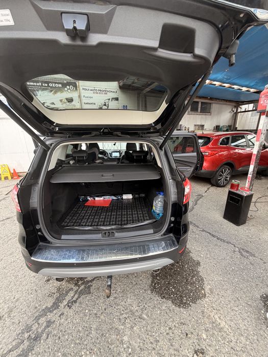 Vand urgent sau schimb Ford Kuga