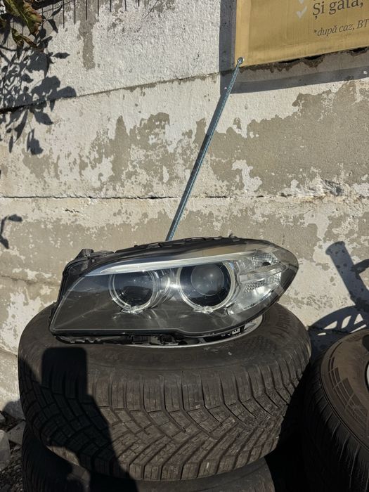 Far stanga BMW F10 - F11 original facelift stare perfecta
