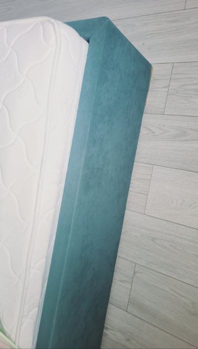 Двух спальняя кровать