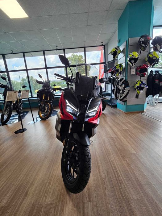 Scuter Voge SR 125 adv