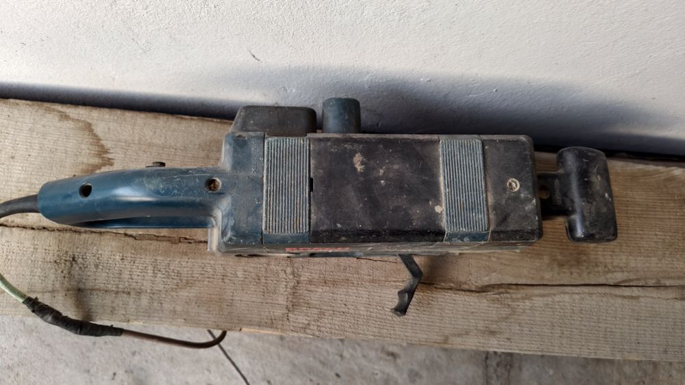 Ленточная шлифовальная машина