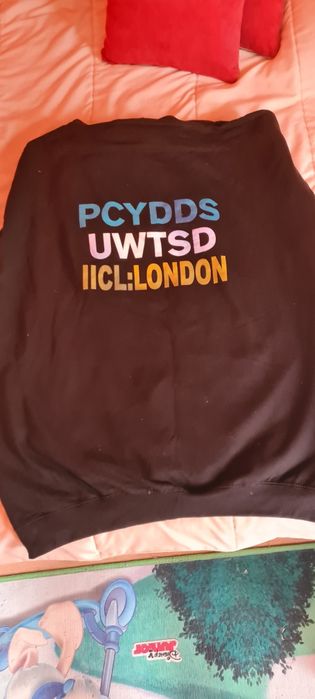 Суичър с качулка ,размер XXL