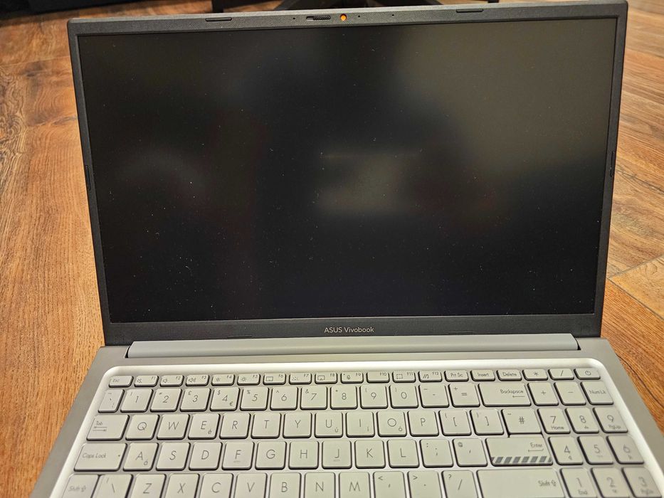 Лаптоп ASUS Vivobook 15.6" i7 1255u 16GB RAM Windows 11