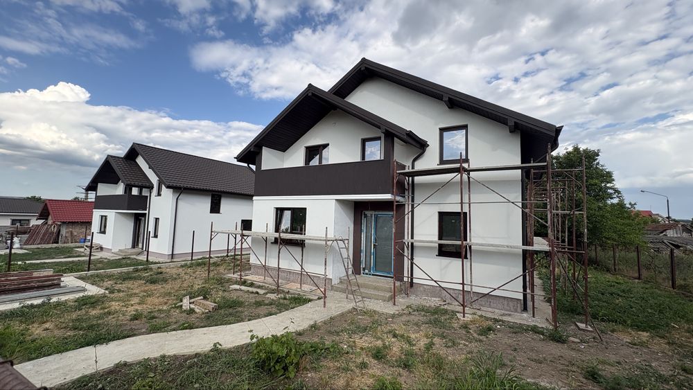 De vanzare  casa Parter cu Mansarda
