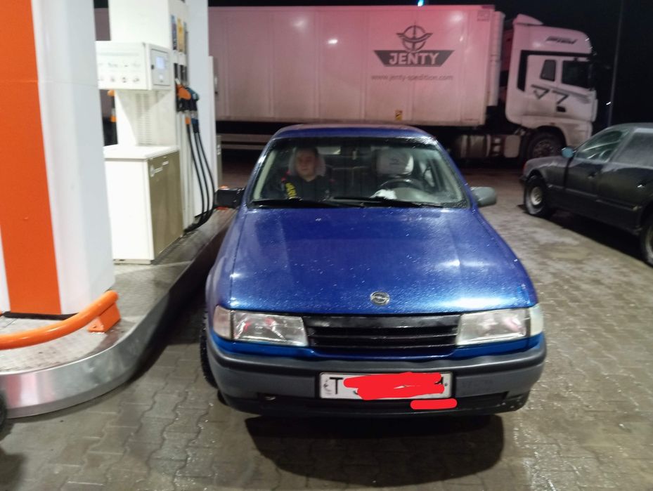 Продам Опель вектра а 1.8  обмен