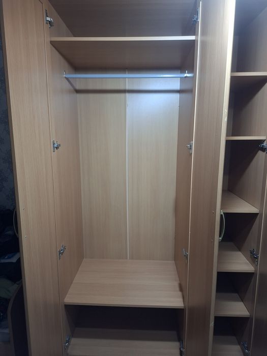 Срочно продам шкаф плательный,цена45тыс