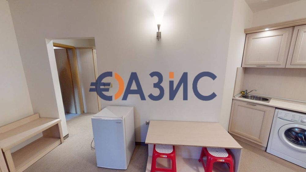 Продава се Двустаен апартамент в к.к. Слънчев бряг - 63 кв.м за 921 €/кв.м - Снимка #2