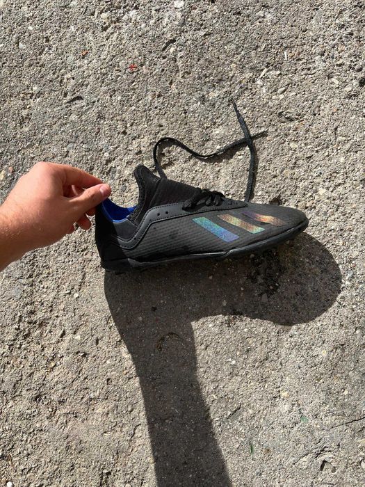 Футболни обувки nike и adidas