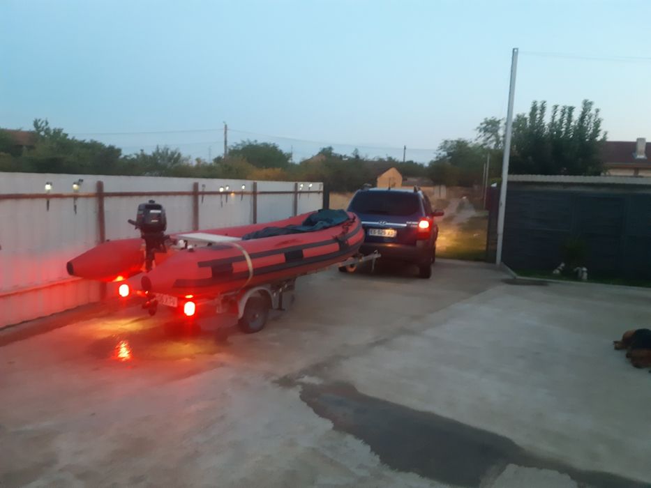Barca rib 4 m, peridoc și motor yamaha 6 hp