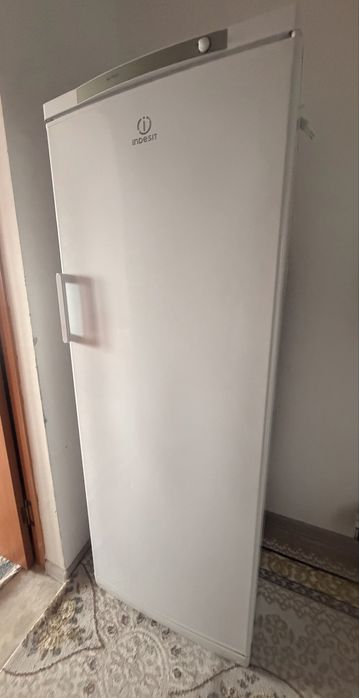 Продам морозильник