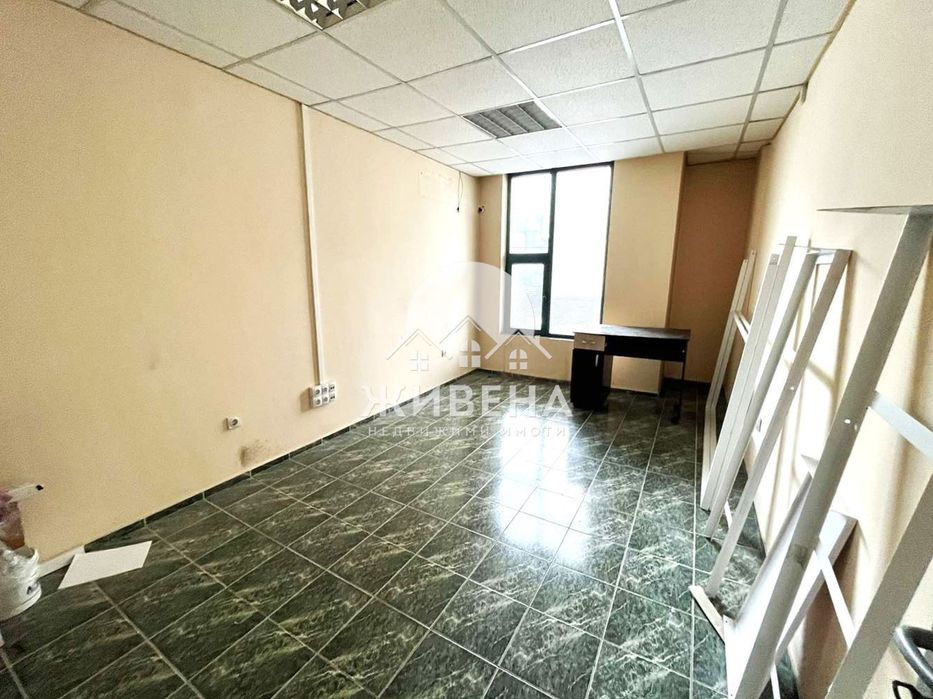 Продава офис до Червен площад, площ 136 кв.м