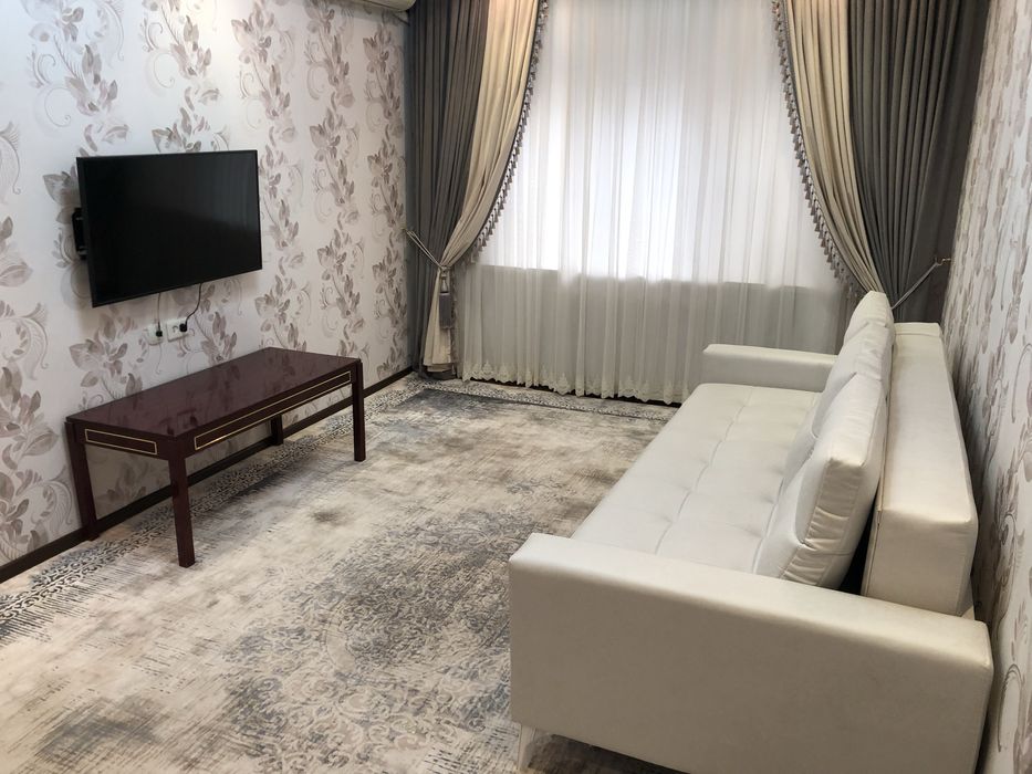 Своя Под офис 1-линия вдоль дороги 1-этаж 5-квартал 3-комн