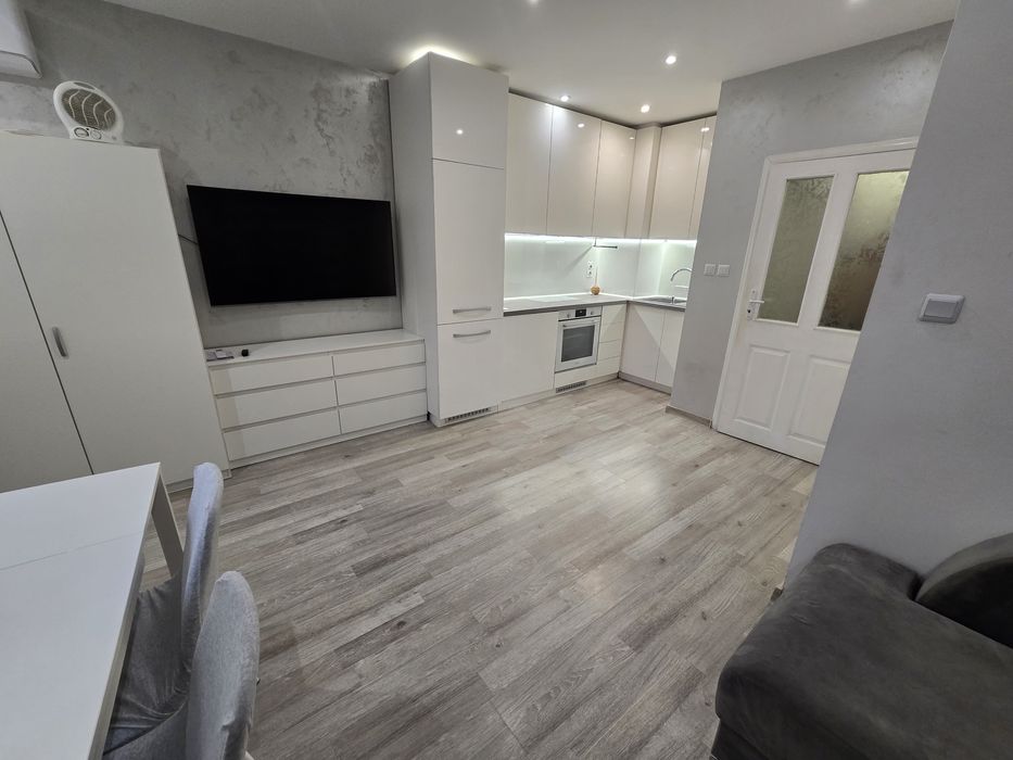 Под наем едностаен до Медицински университет